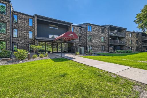 5140 W 102nd Street, 111, Bloomington, MN 55437