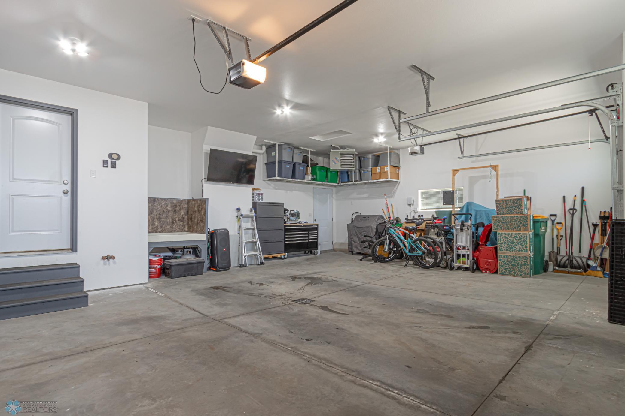 Garage_2.jpg