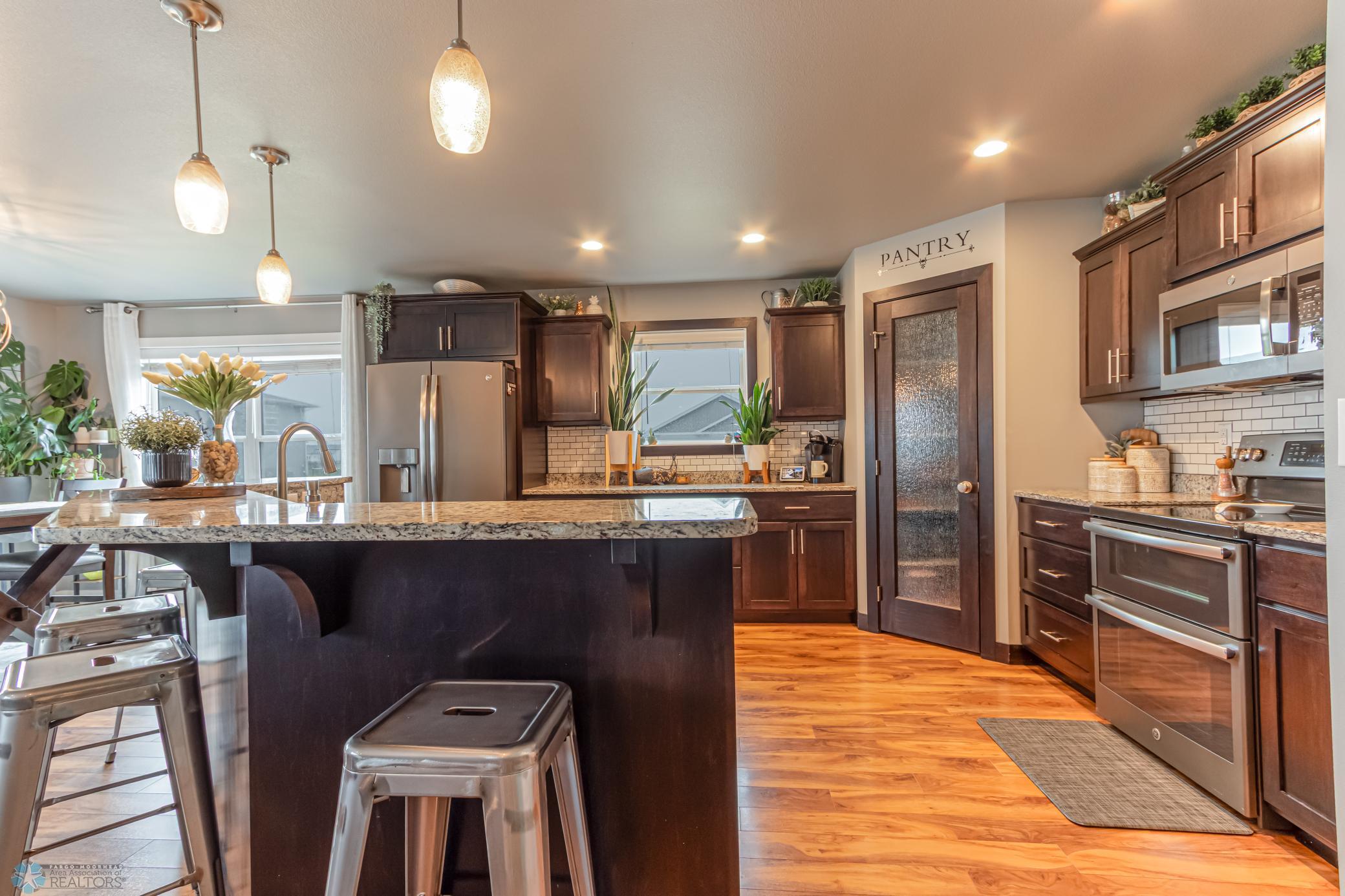 Kitchen_2.jpg