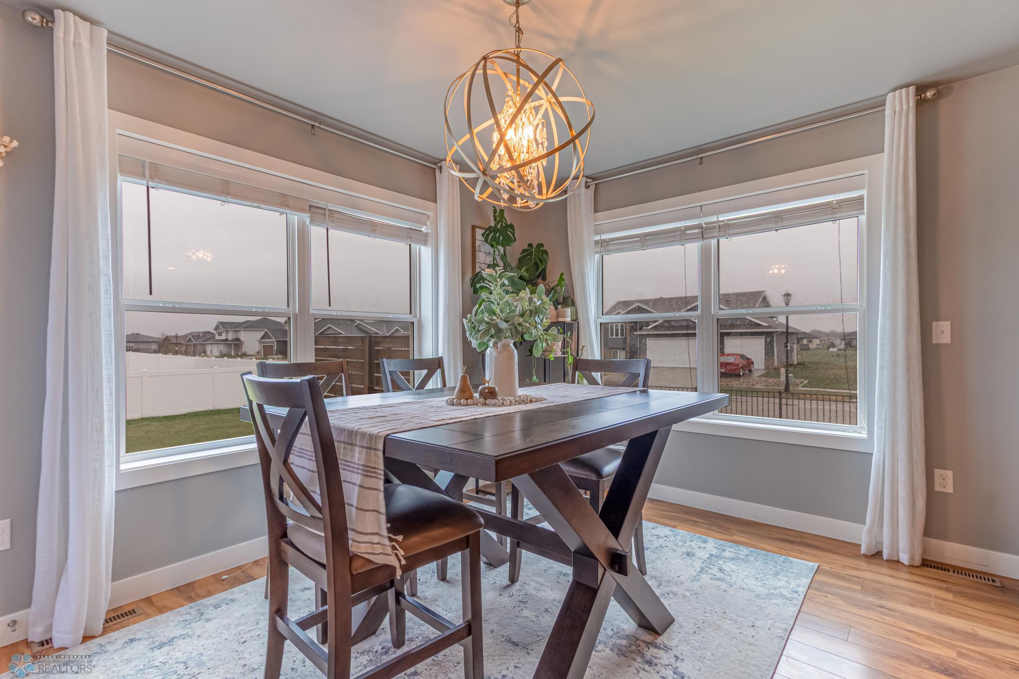 Dining_Room_1.jpg