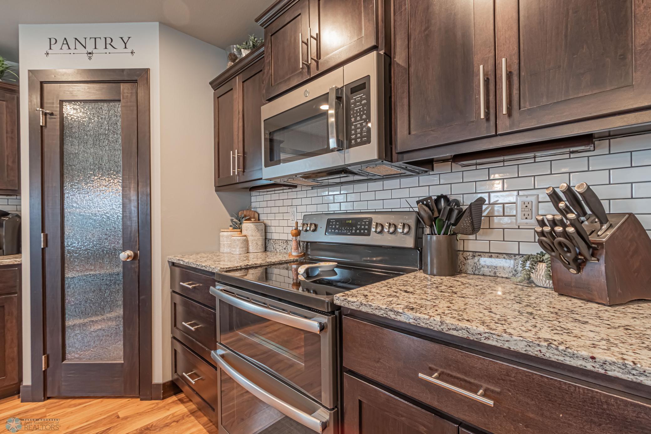 Kitchen_4.jpg