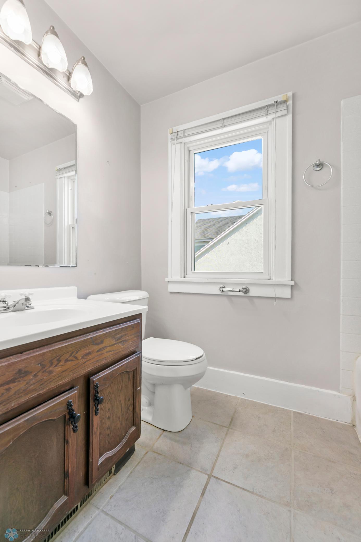 Bathroom 2-view 2