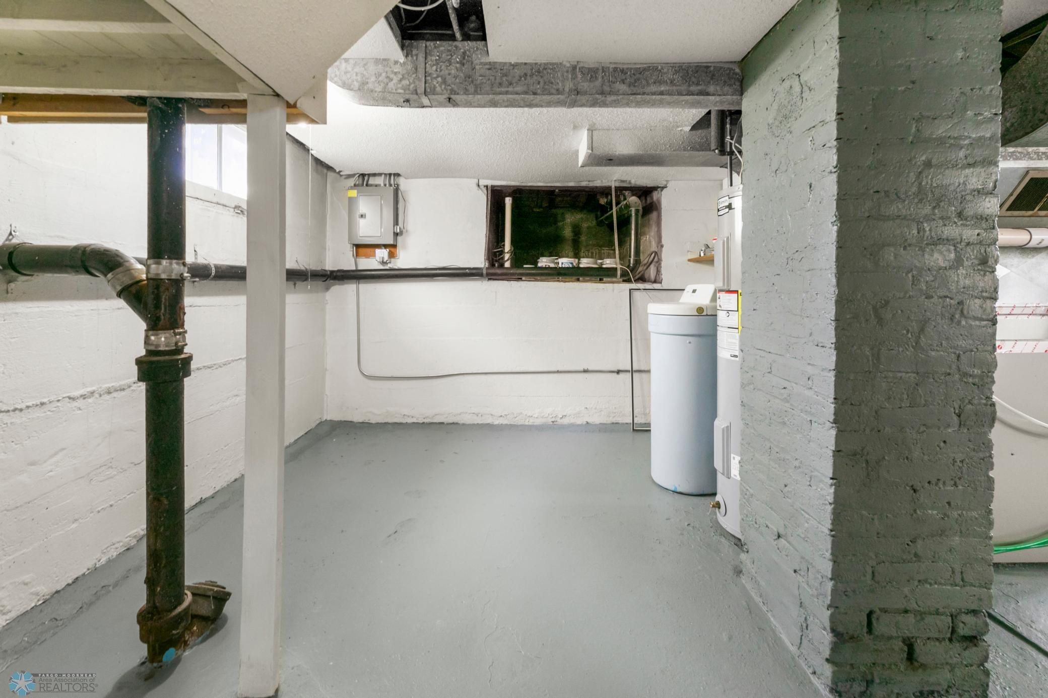 Basement-view 3 crawl space