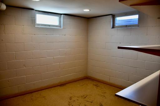 302 Elm Street, Oklee, MN 56742