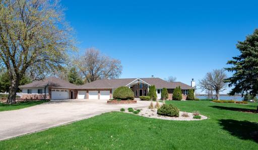 52084 190th Lane, Lake Crystal, MN 56055