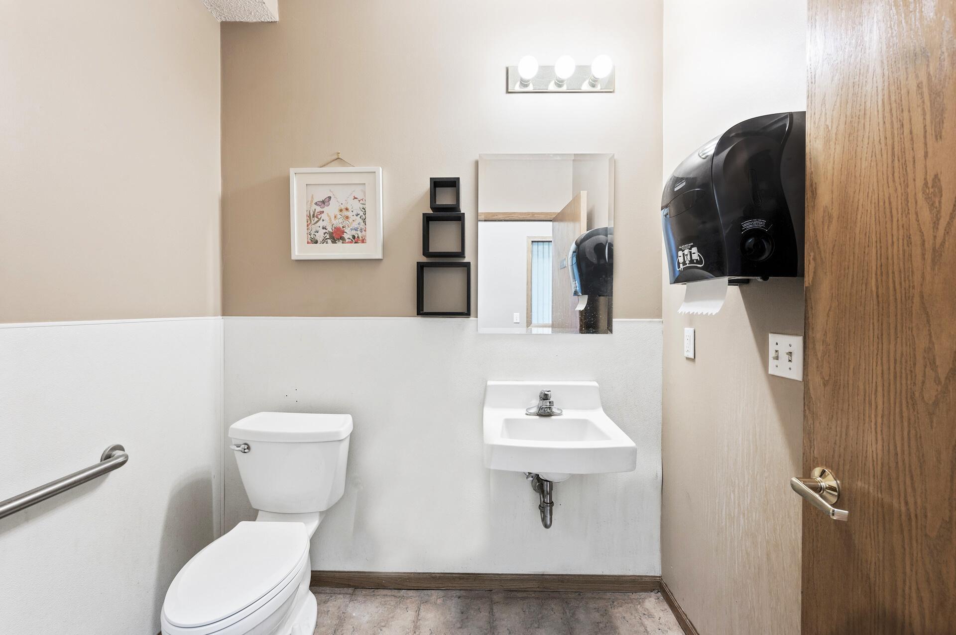 1/2 Bath