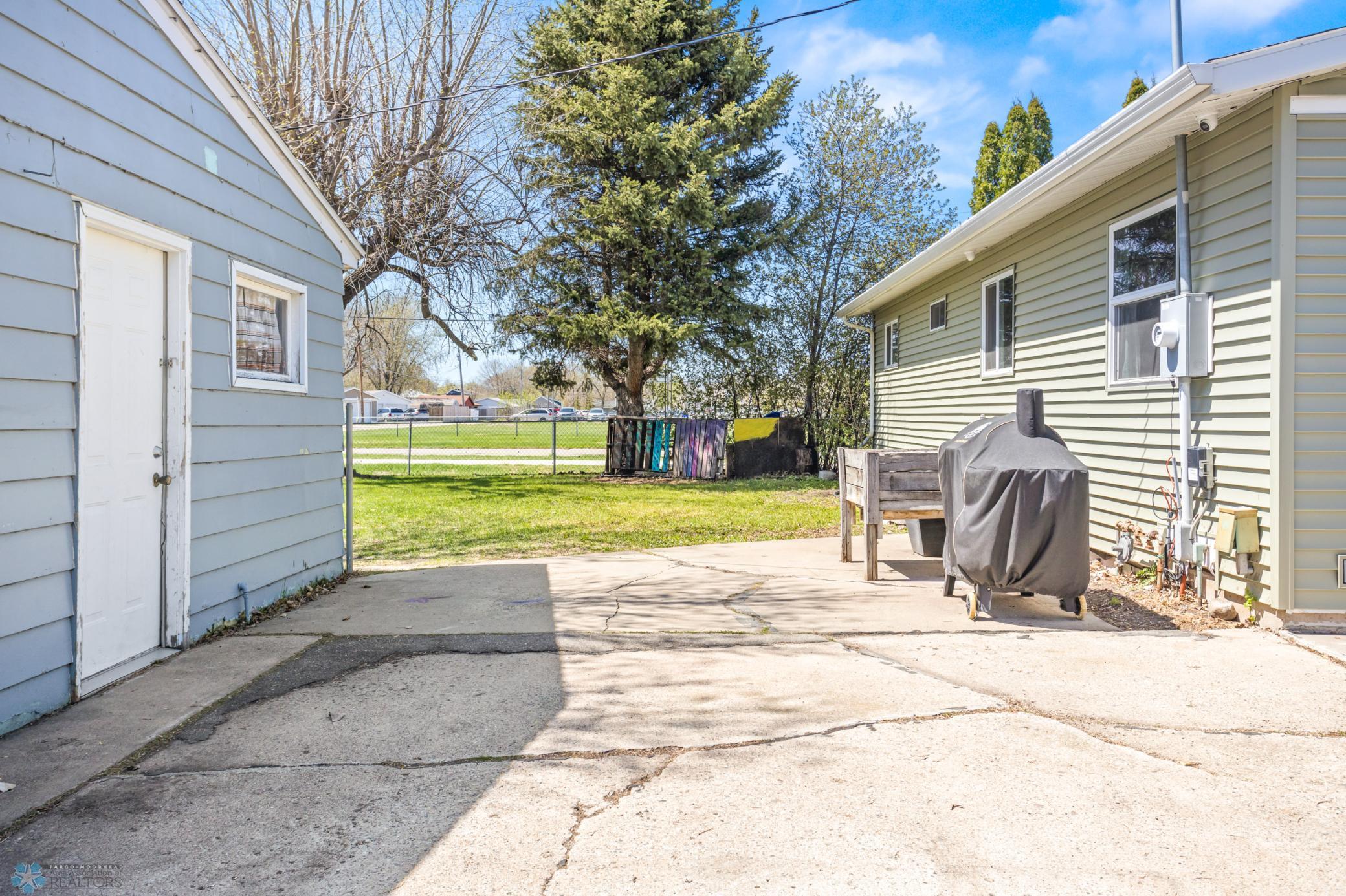 401 3rd Ave E West Fargo