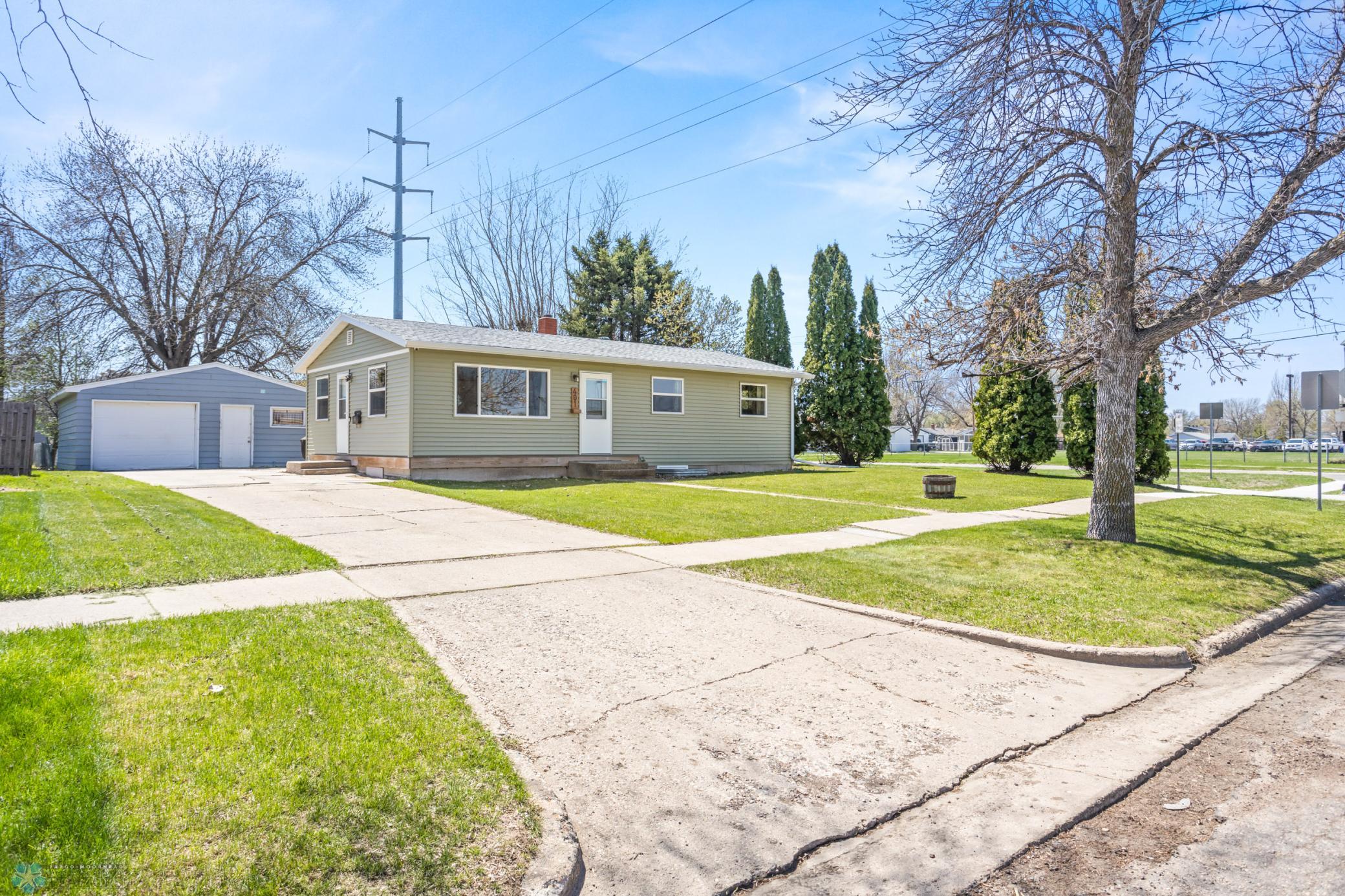 401 3rd Ave E West Fargo