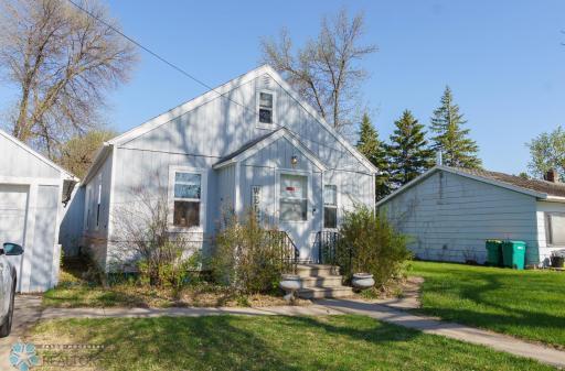 324 5th Avenue SE, Mayville, ND 58257