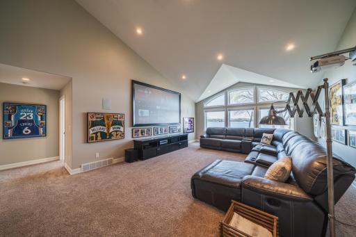 622 S South Shore Drive, Detroit Lakes, MN 56501