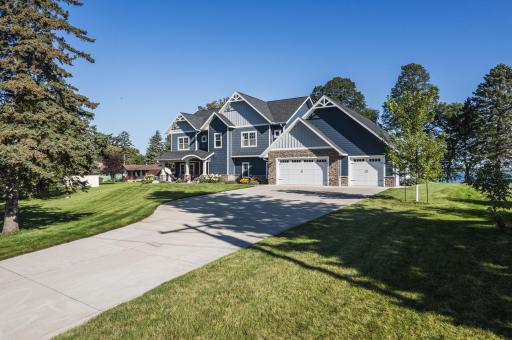 622 S South Shore Drive, Detroit Lakes, MN 56501