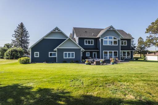 622 S South Shore Drive, Detroit Lakes, MN 56501