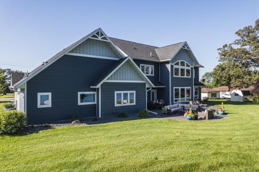 622 S South Shore Drive, Detroit Lakes, MN 56501