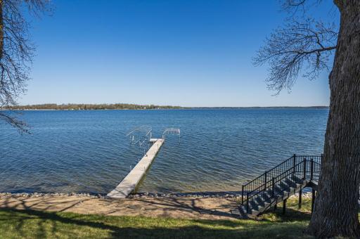 622 S South Shore Drive, Detroit Lakes, MN 56501