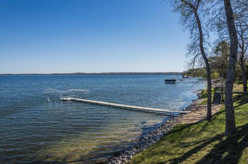 622 S South Shore Drive, Detroit Lakes, MN 56501