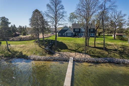 622 S South Shore Drive, Detroit Lakes, MN 56501