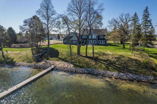 622 S South Shore Drive, Detroit Lakes, MN 56501