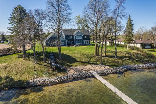 622 S South Shore Drive, Detroit Lakes, MN 56501
