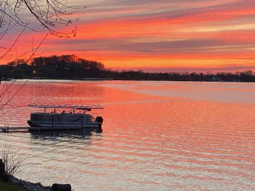622 S South Shore Drive, Detroit Lakes, MN 56501