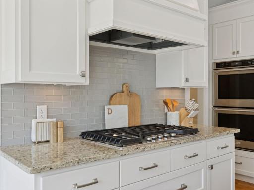 15535 52nd Place N, Minneapolis, MN 55446