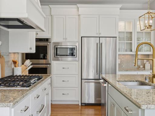 15535 52nd Place N, Minneapolis, MN 55446
