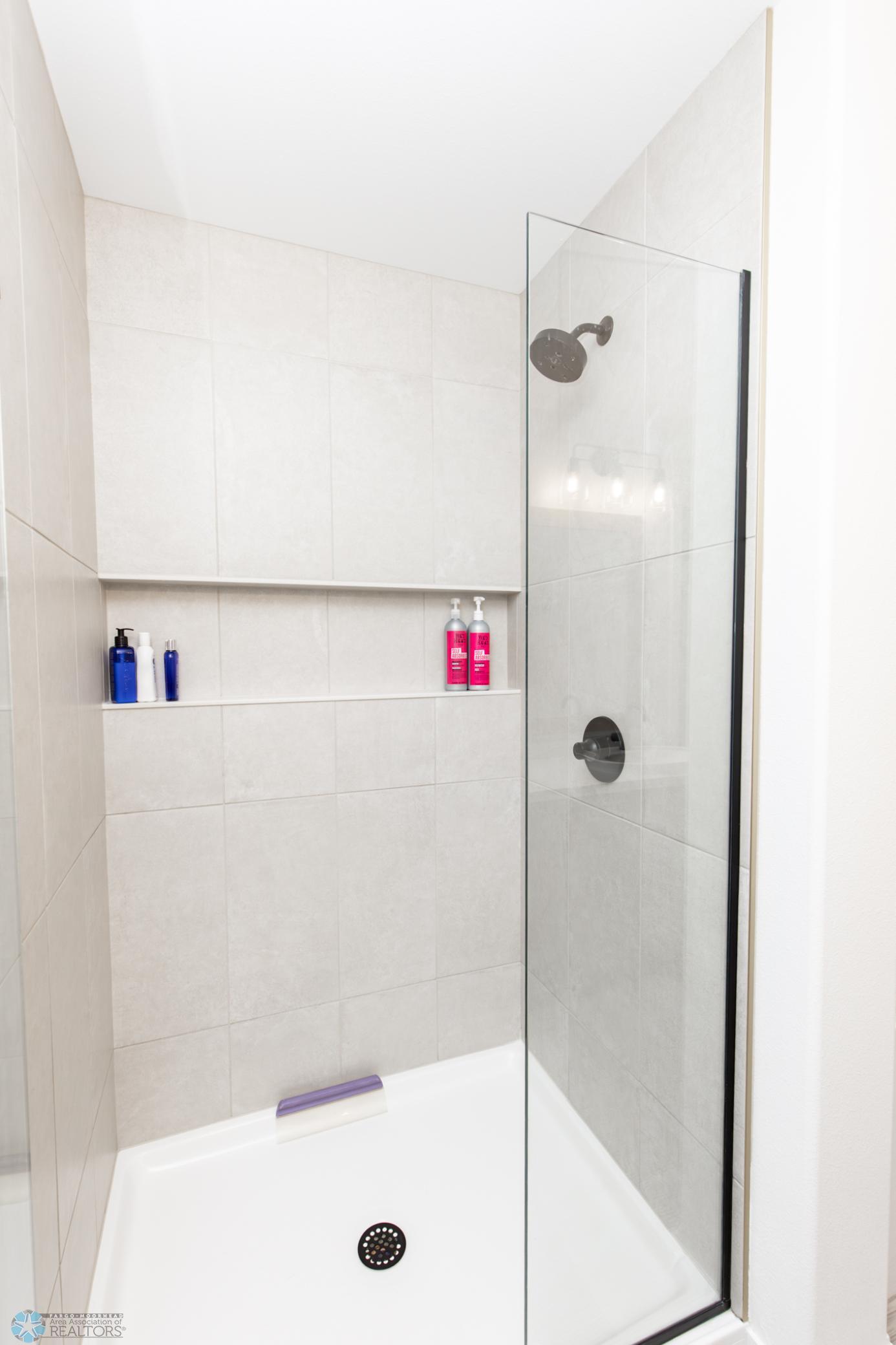 Primary Bathroom - Full