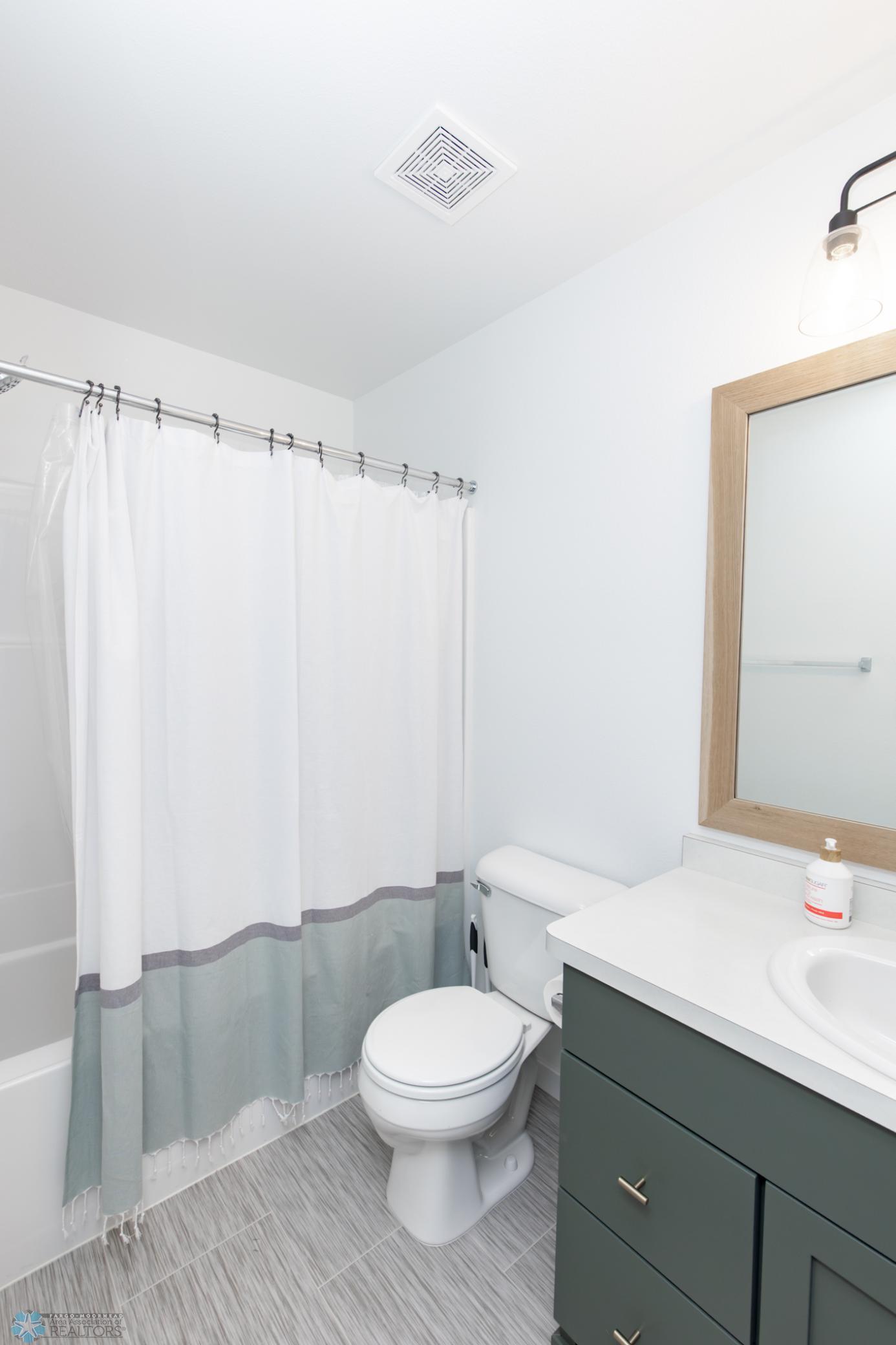 Bathroom 3 - Full