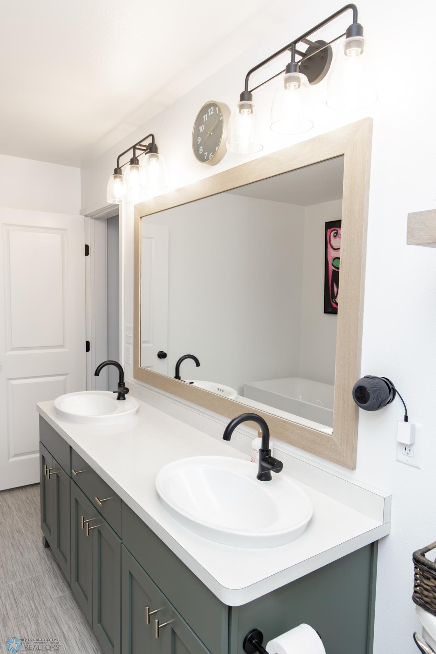 Primary Bathroom - Full