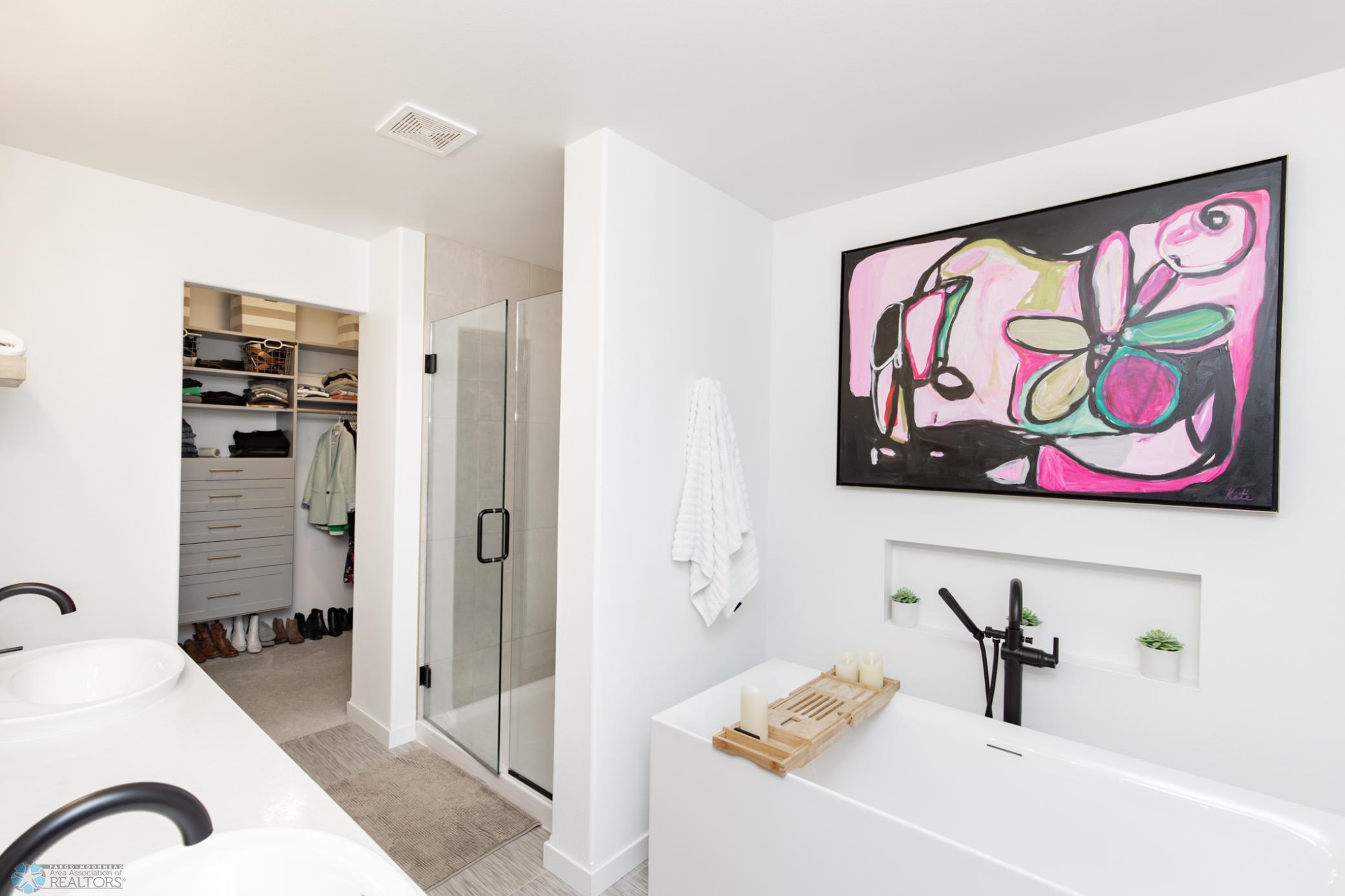 Primary Bathroom - Full