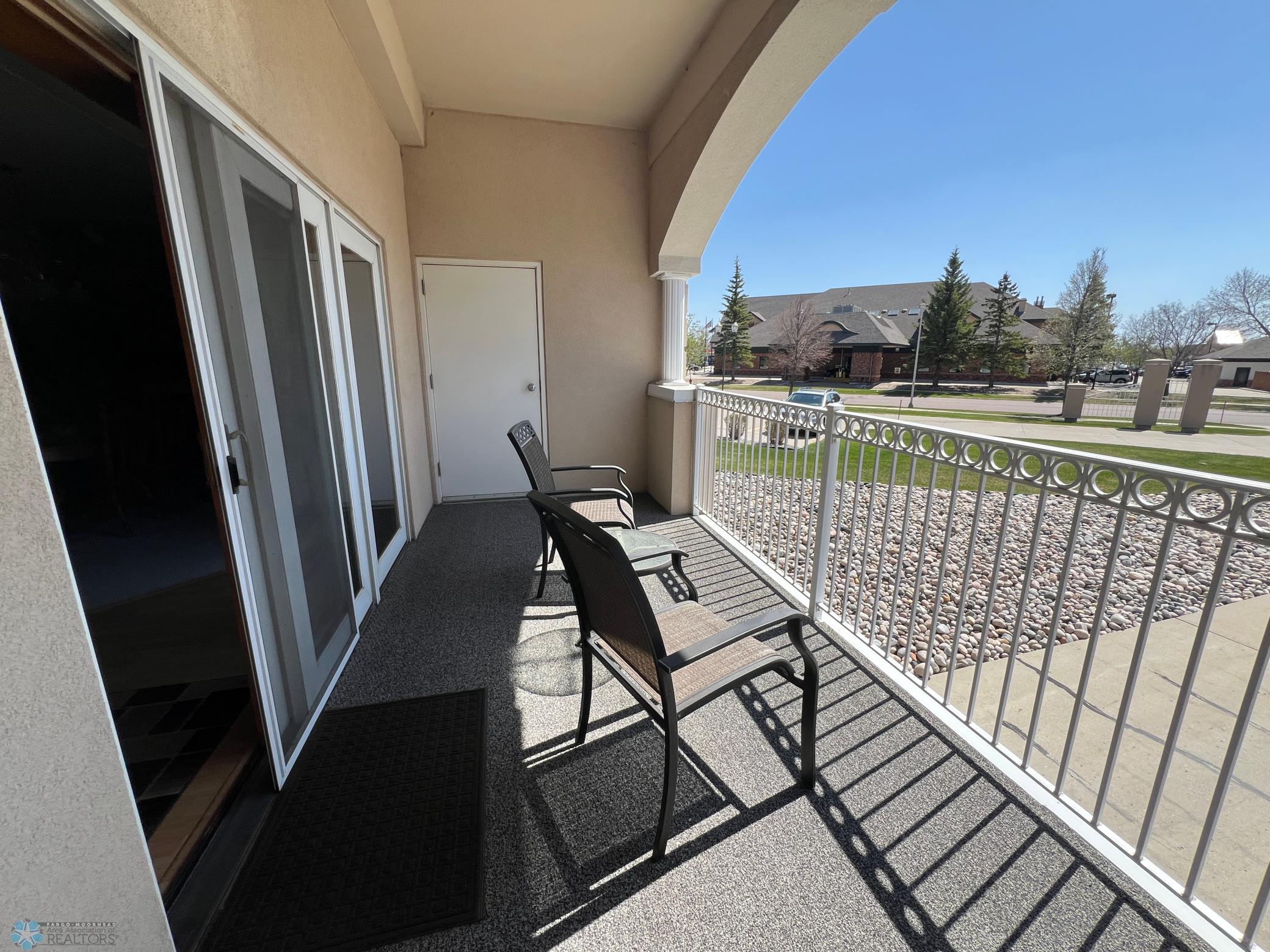 Dining Room patio facing south