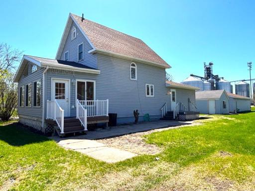 1005 Elizabeth Avenue N, Thief River Falls, MN 56701