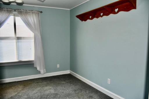 1005 Elizabeth Avenue N, Thief River Falls, MN 56701