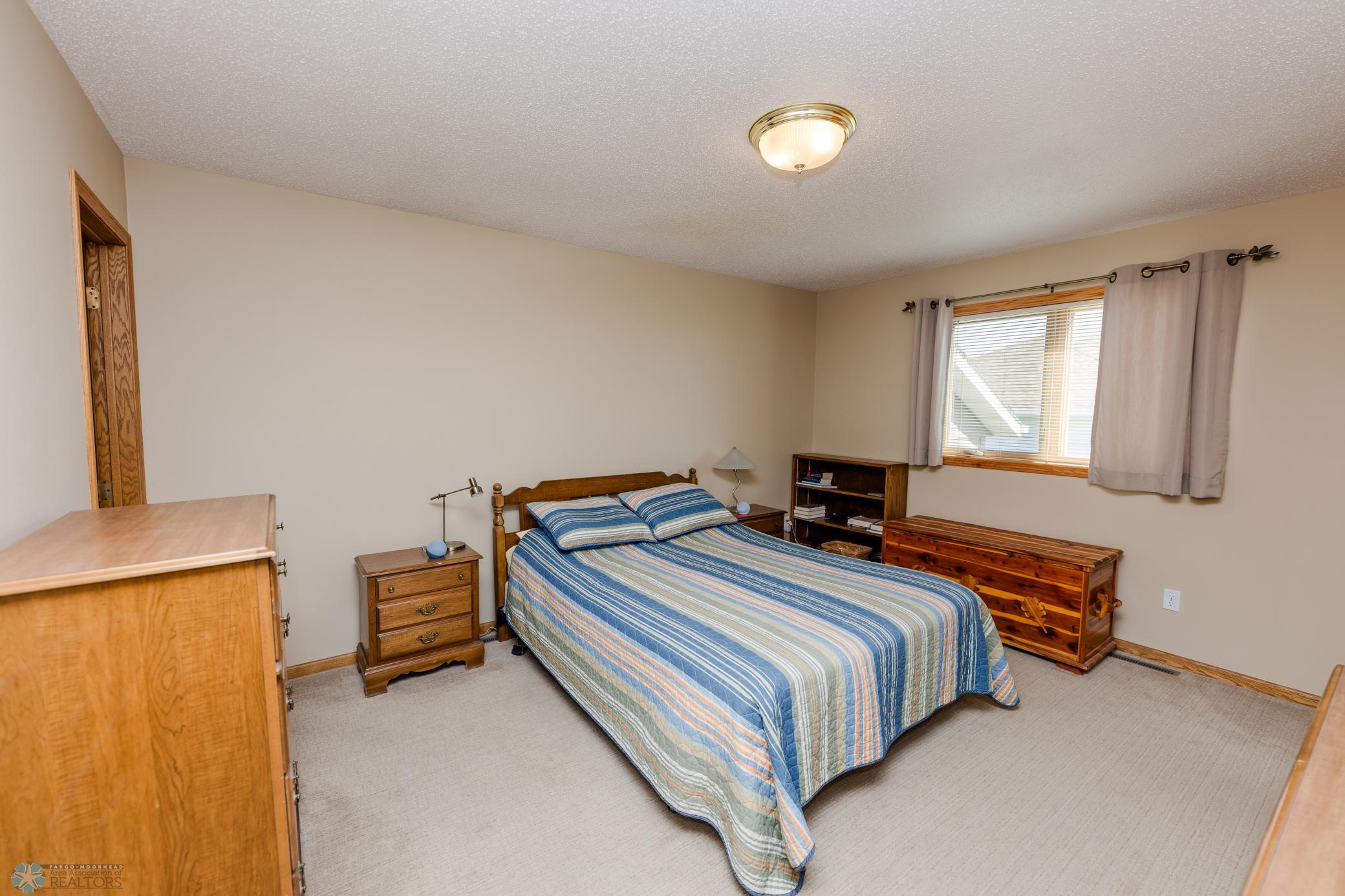 Primary Bedroom - Upper Level