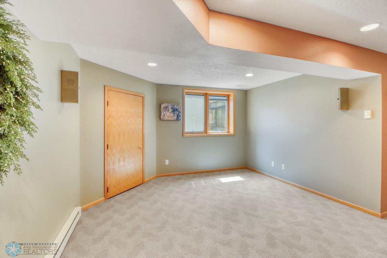 50Basement1_2-1280.JPG