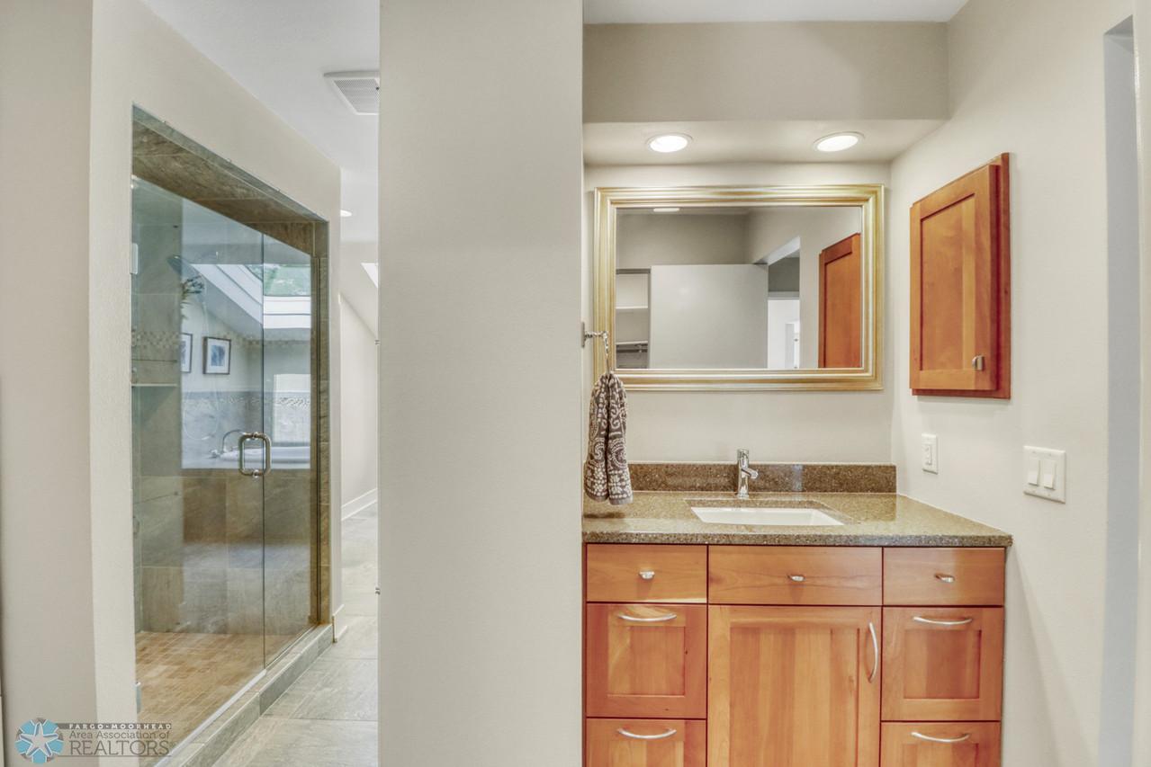 36Primary Bathroom1_4-1280.JPG