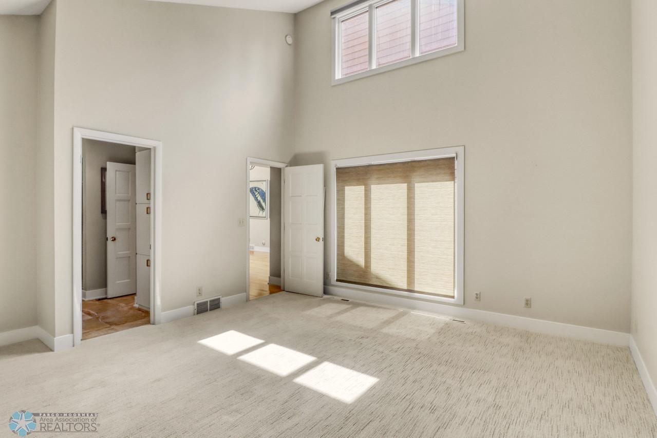 38Bedroom1_1-1280.JPG