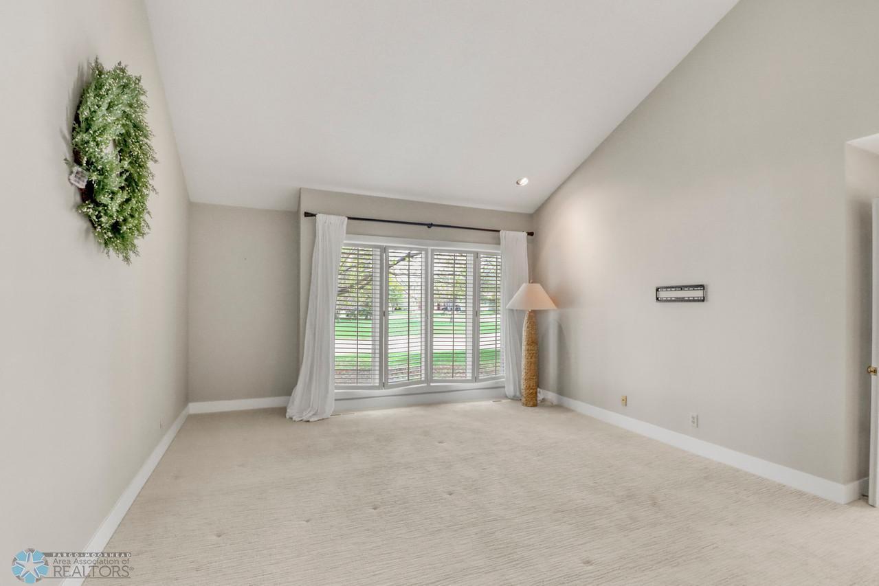 30Primary Bedroom1_1-1280.JPG