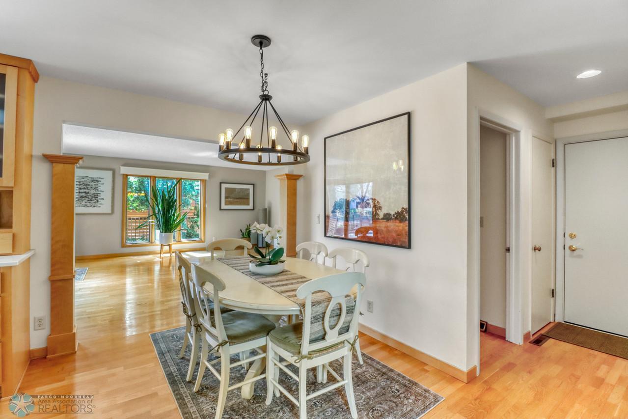 9Kitchen 1_3-1280.JPG