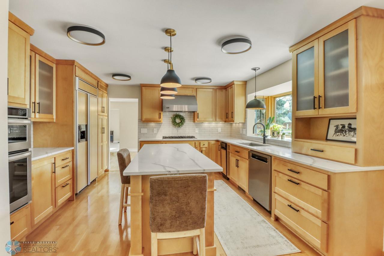 18Kitchen1_2-1280.JPG