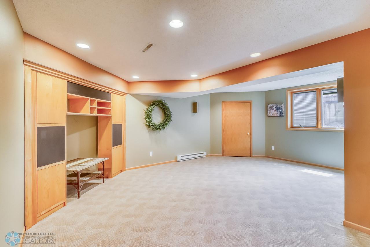51Basement1_3-1280.jpg