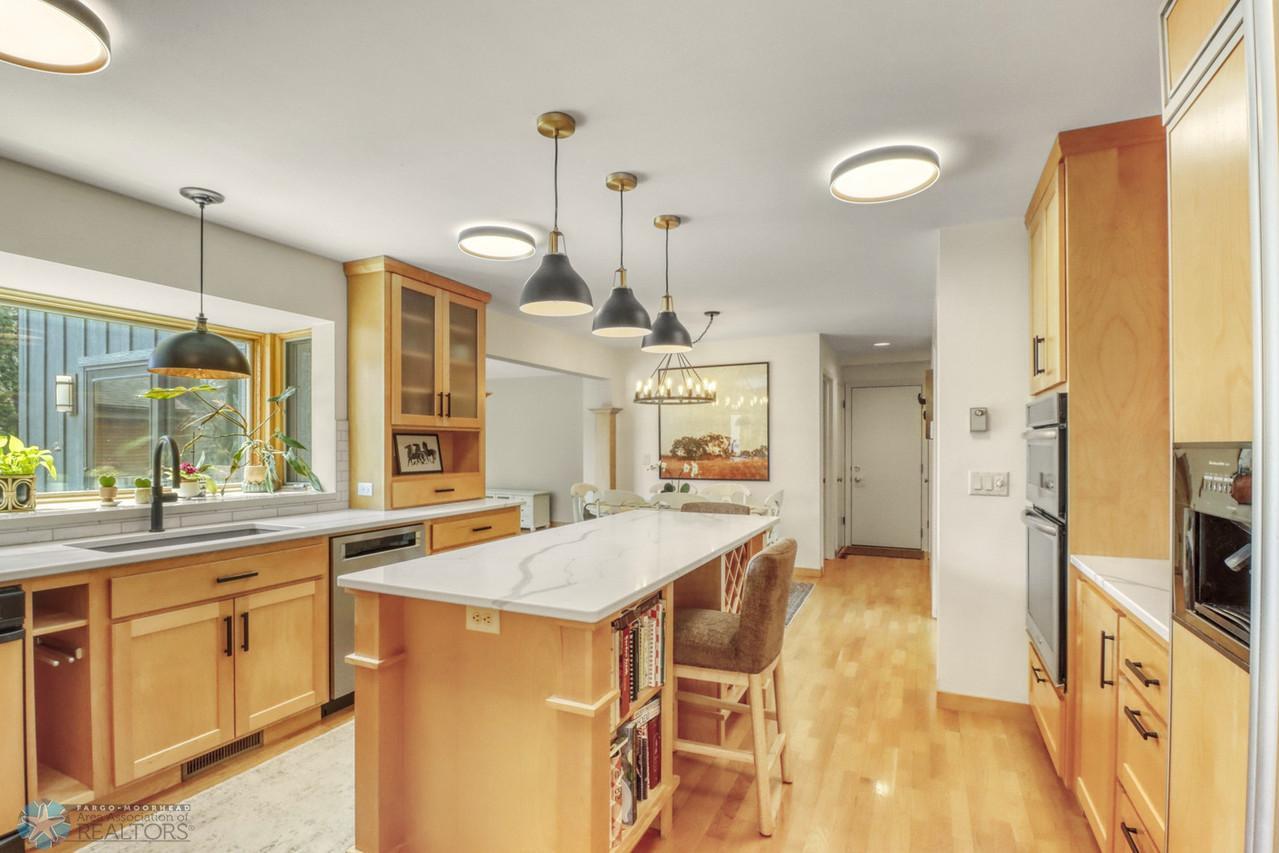19Kitchen1_4-1280.JPG