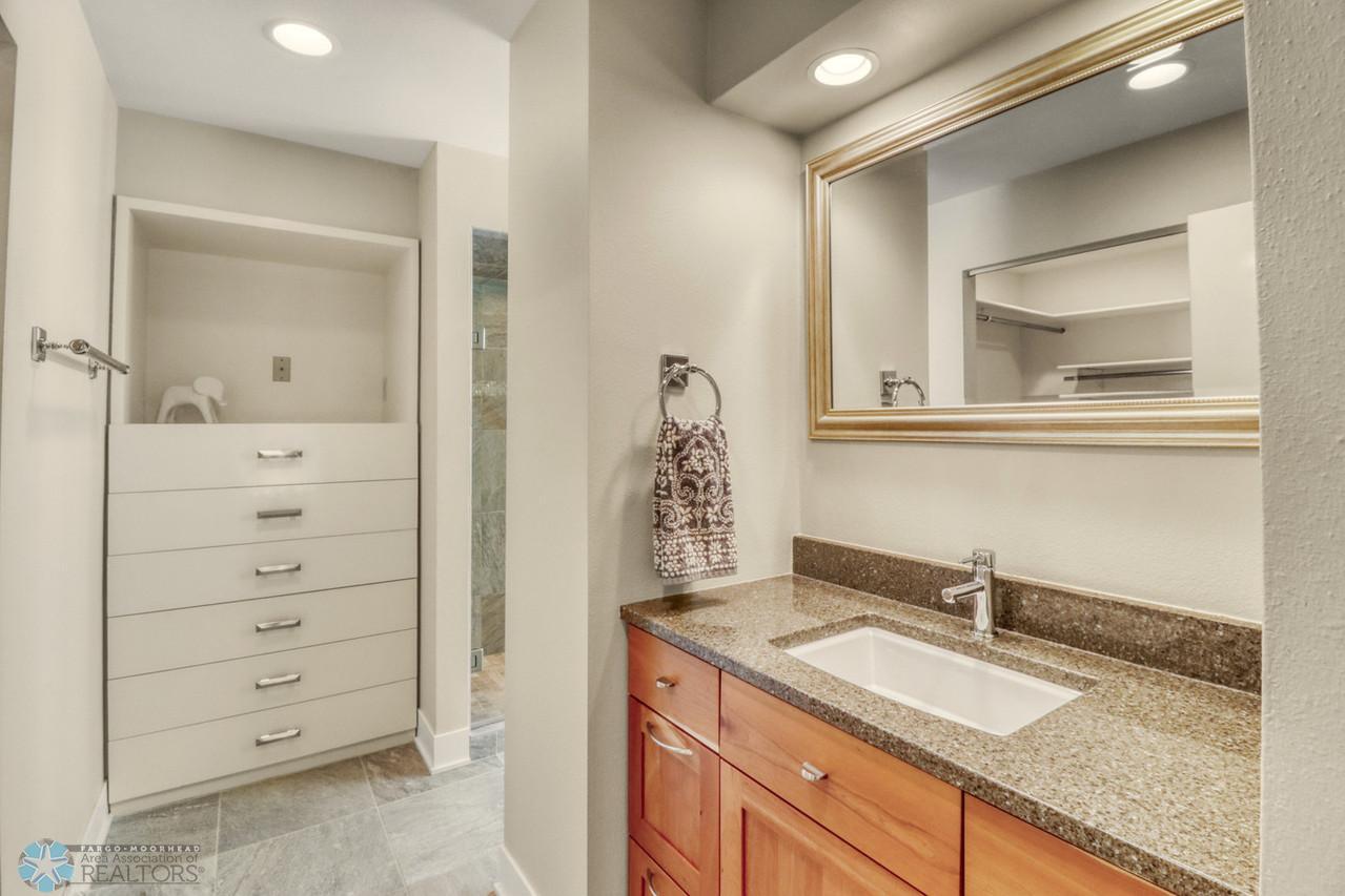36Primary Bathroom1_6-1280.JPG