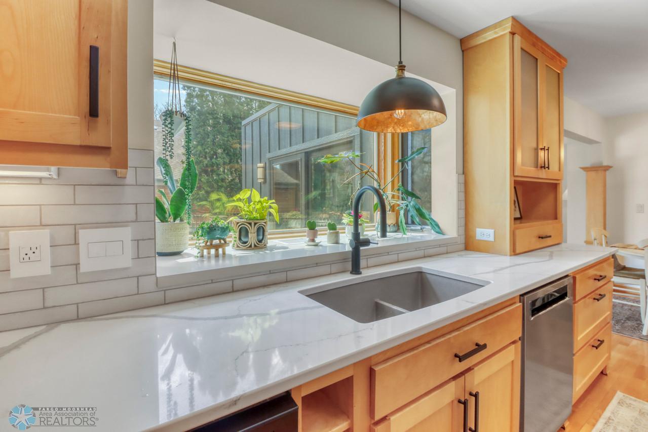20Kitchen1_6-1280.JPG