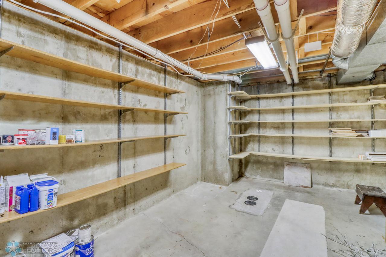 Basement Storage1_1-1280.JPG