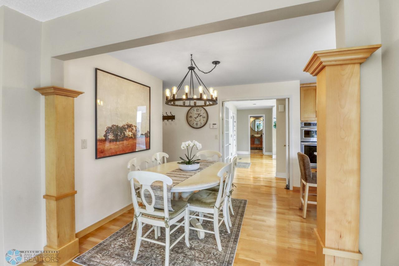 15Kitchen 1_2-1280.JPG