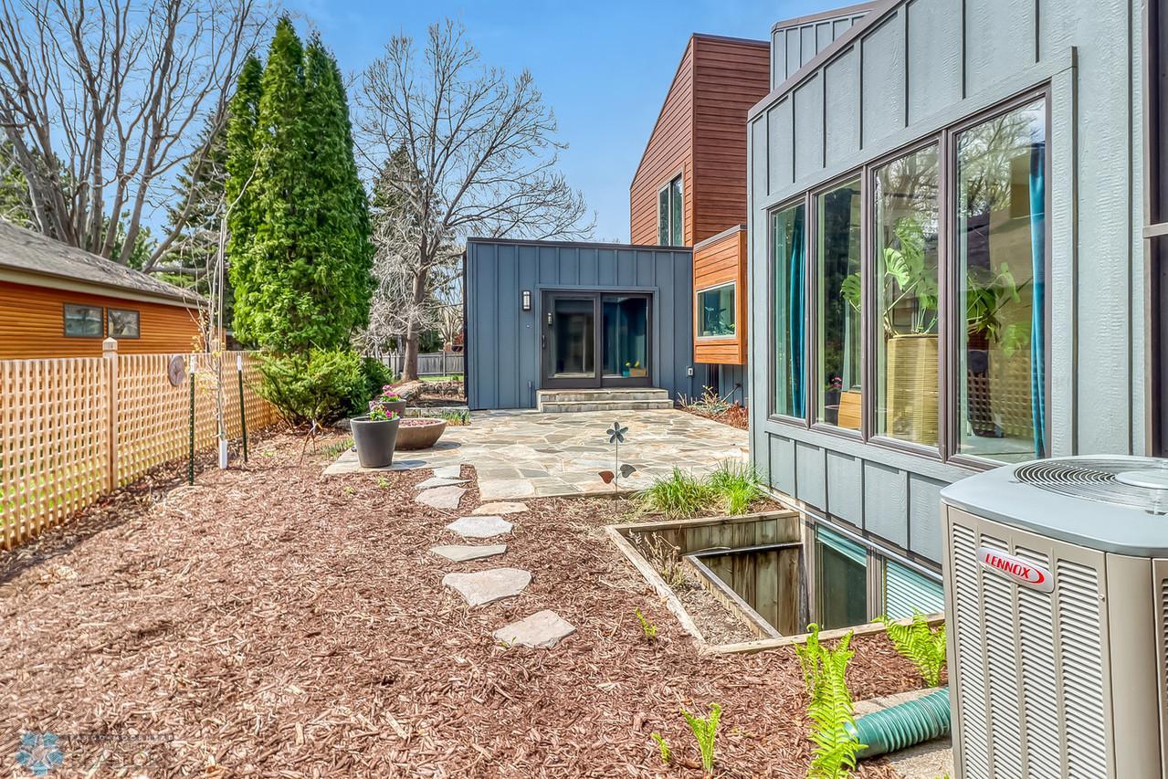 Exterior_Patio1_1-1280.jpg
