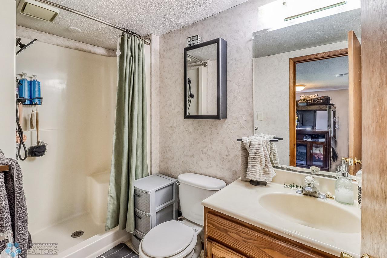 20Primary Bathroom1_1-1280.jpg