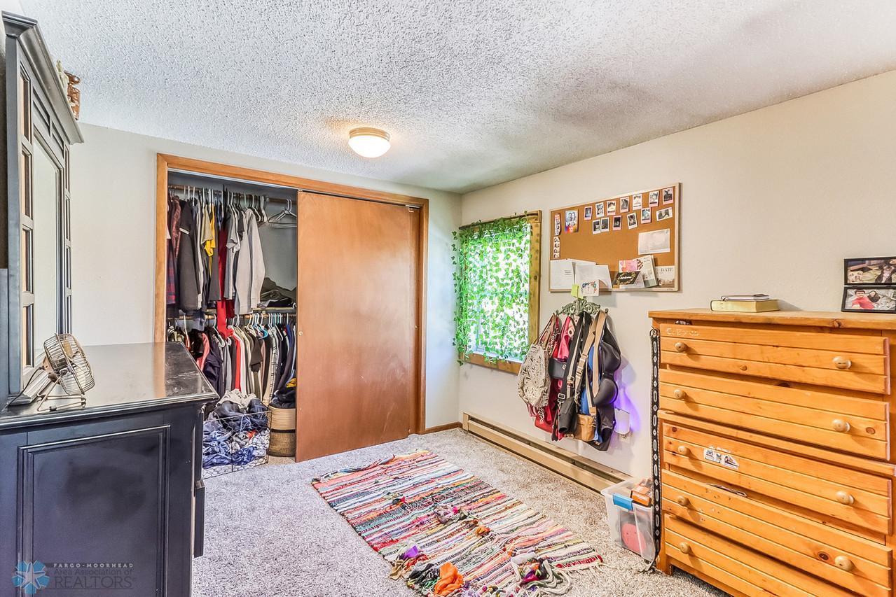 19Primary Bedroom1_3-1280.jpg