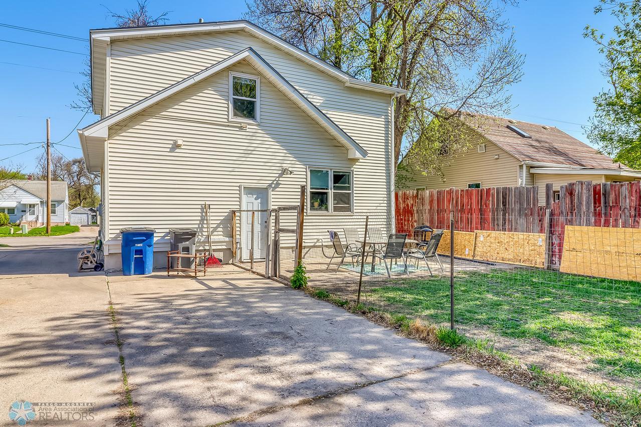 Backyard1_2-1280.jpg
