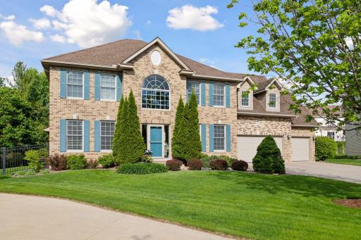 Welcome Home! 13148 Crolly Court, Rosemount